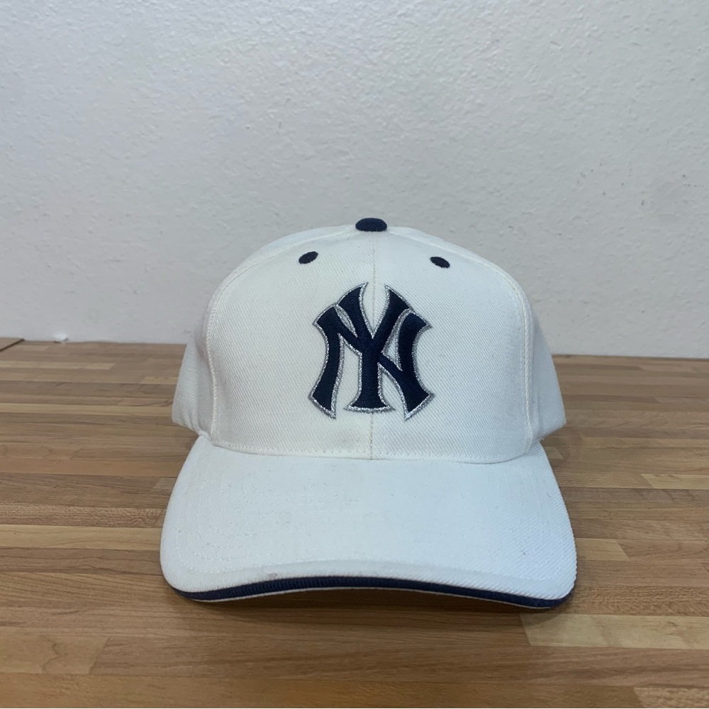 American Needle MLB Baseball New York Yankees Adjustable Strap Back Hat White